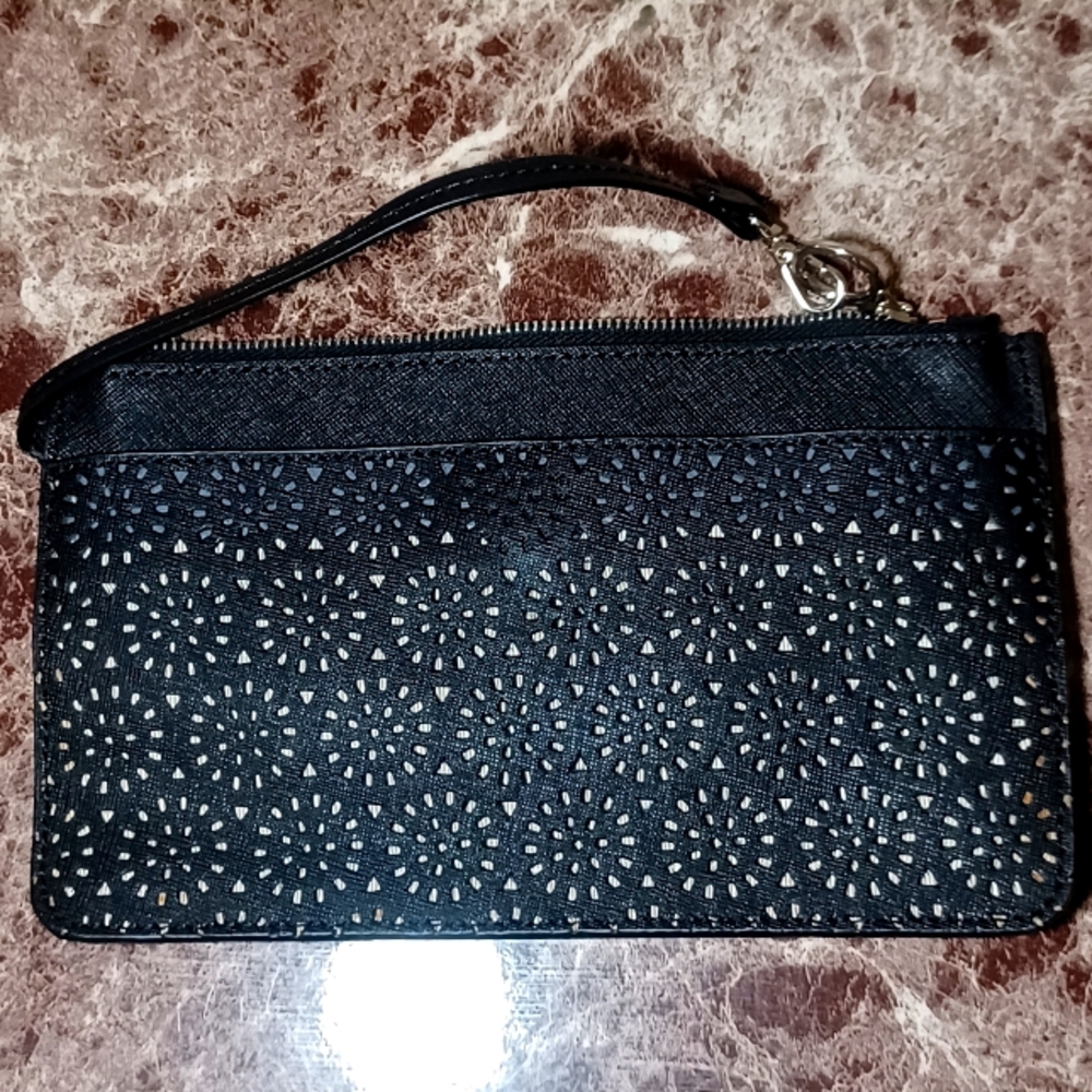 Sondra Roberts Flexible Leather Wristlet in Black